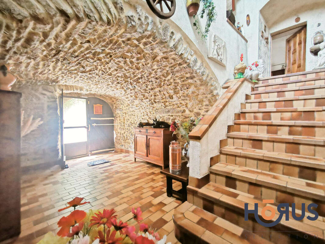 Maison à ROBIAC-ROCHESSADOULE