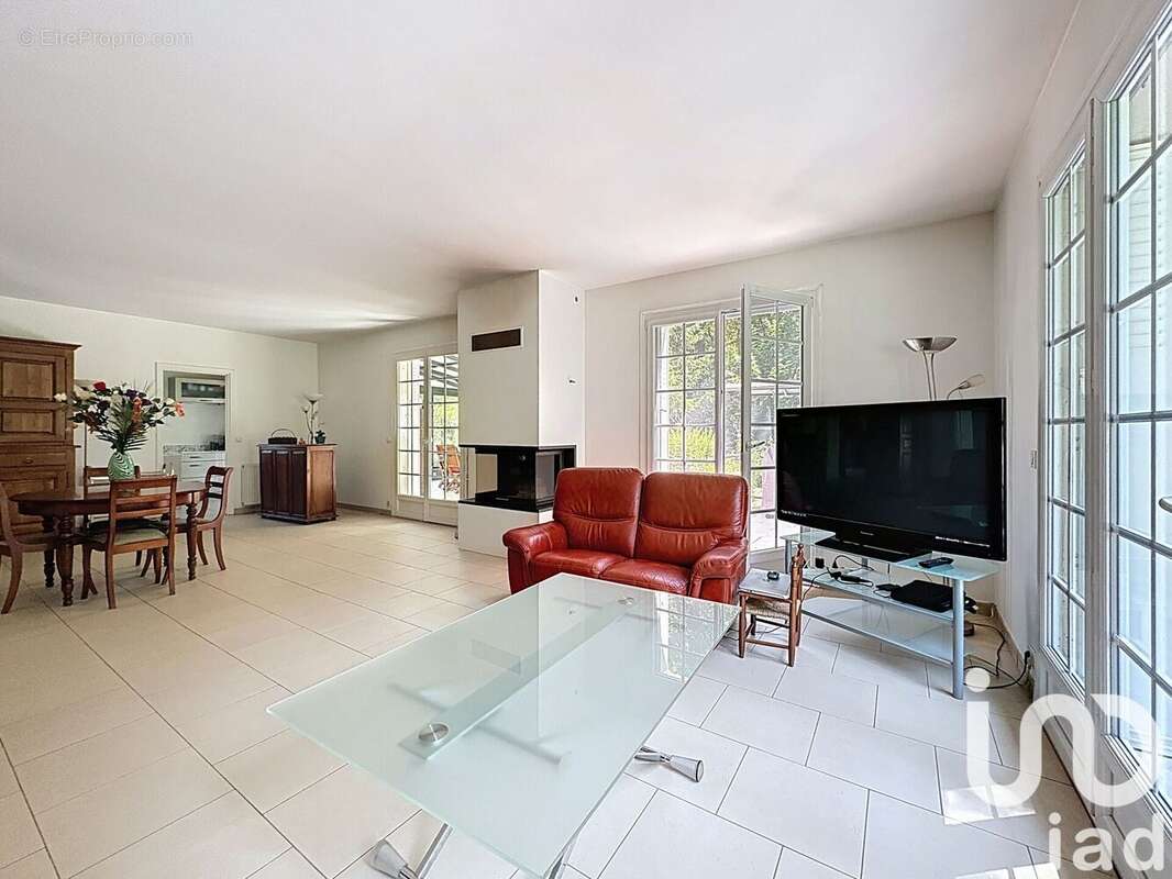 Photo 4 - Maison à DAMPIERRE-EN-YVELINES