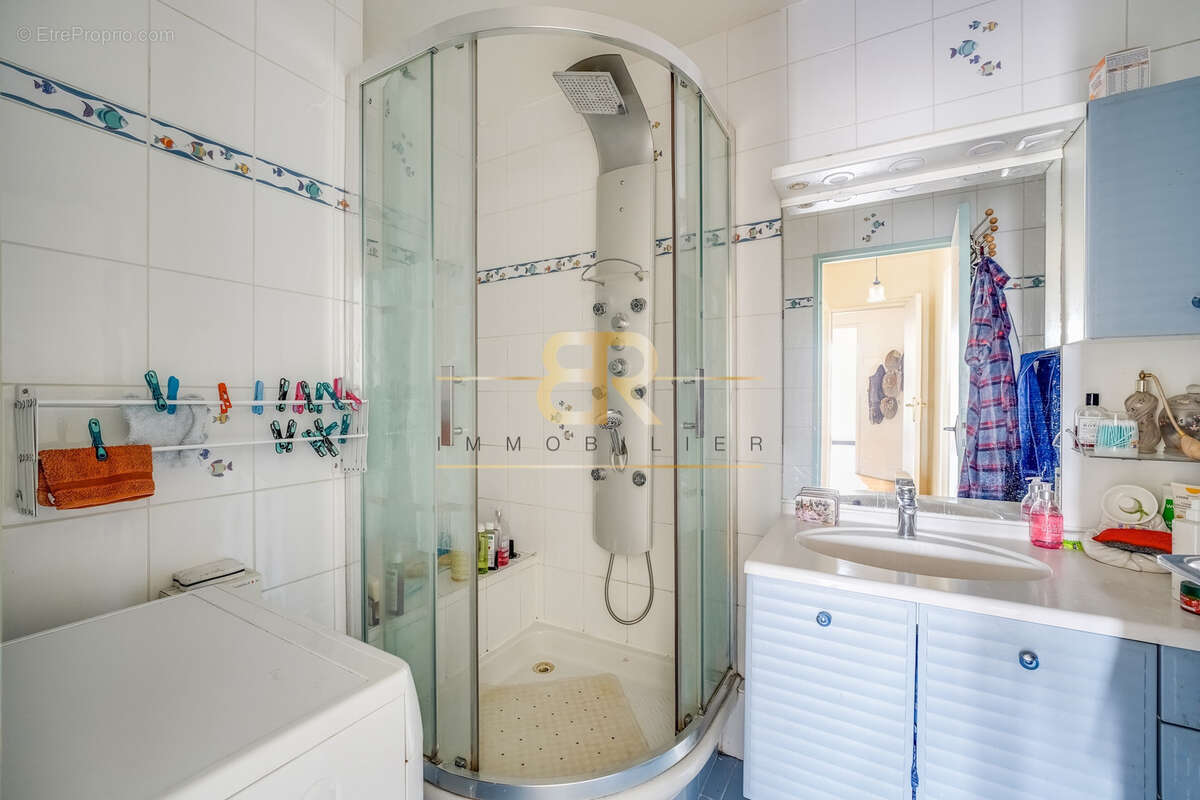 Appartement à PARIS-20E