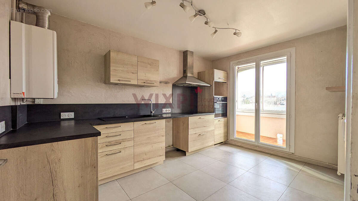 Appartement à BOURG-DE-PEAGE