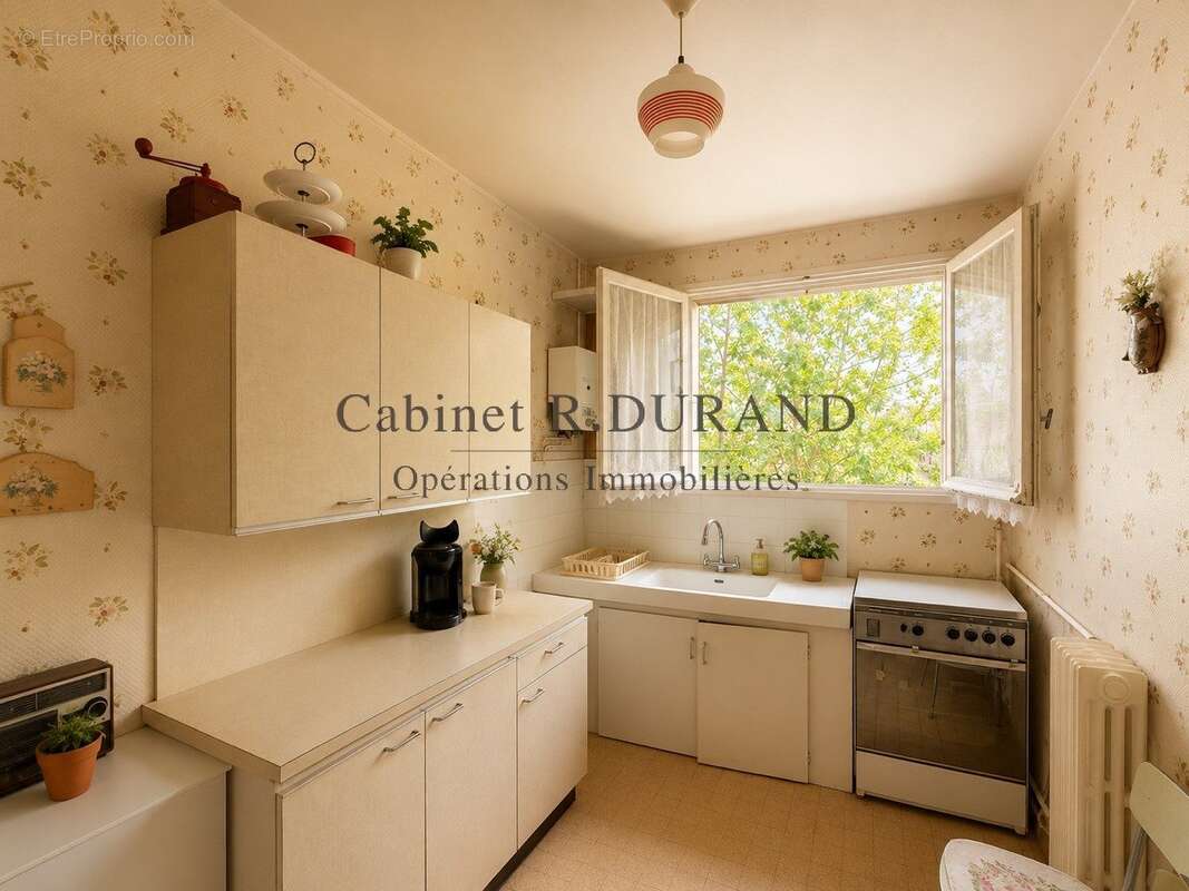 Appartement à LA GARENNE-COLOMBES