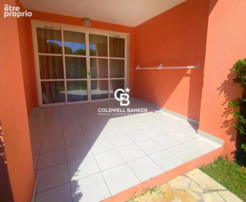 Elégant appartement F2 en rez-de-jardin avec terrasse, jardin et parking - photo 3
