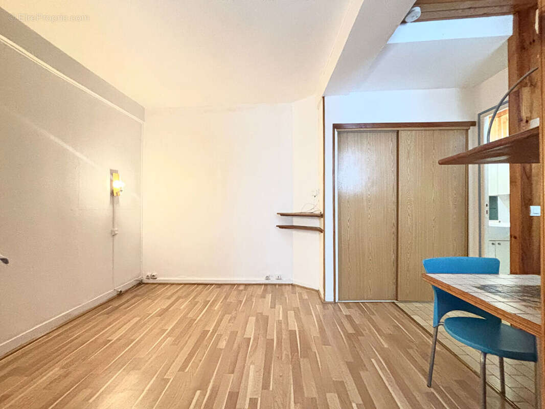Appartement à PARIS-19E