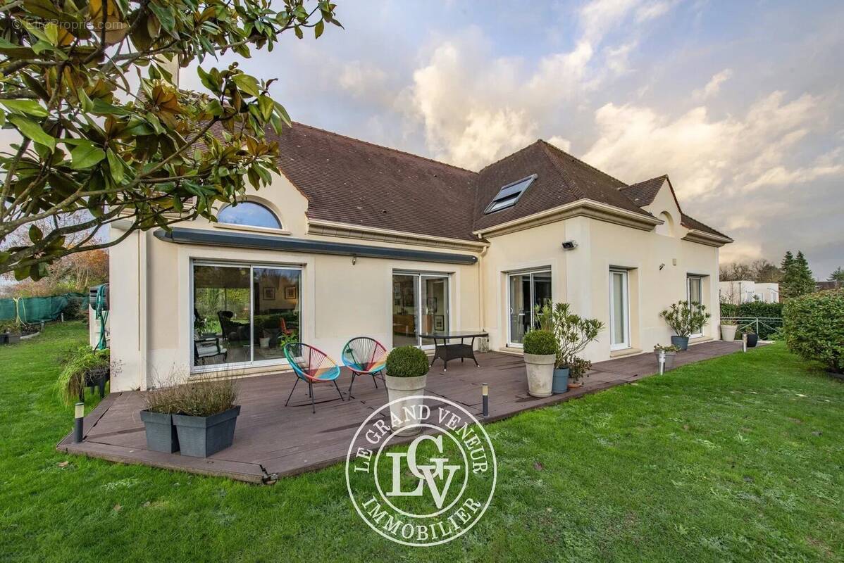 Maison à GREZ-SUR-LOING