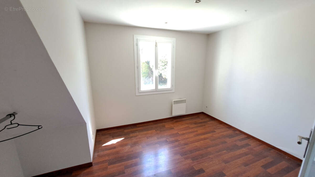 Maison à THORIGNY-SUR-OREUSE