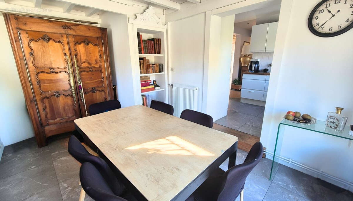 Maison 176 m² à Reignier  - photo 8