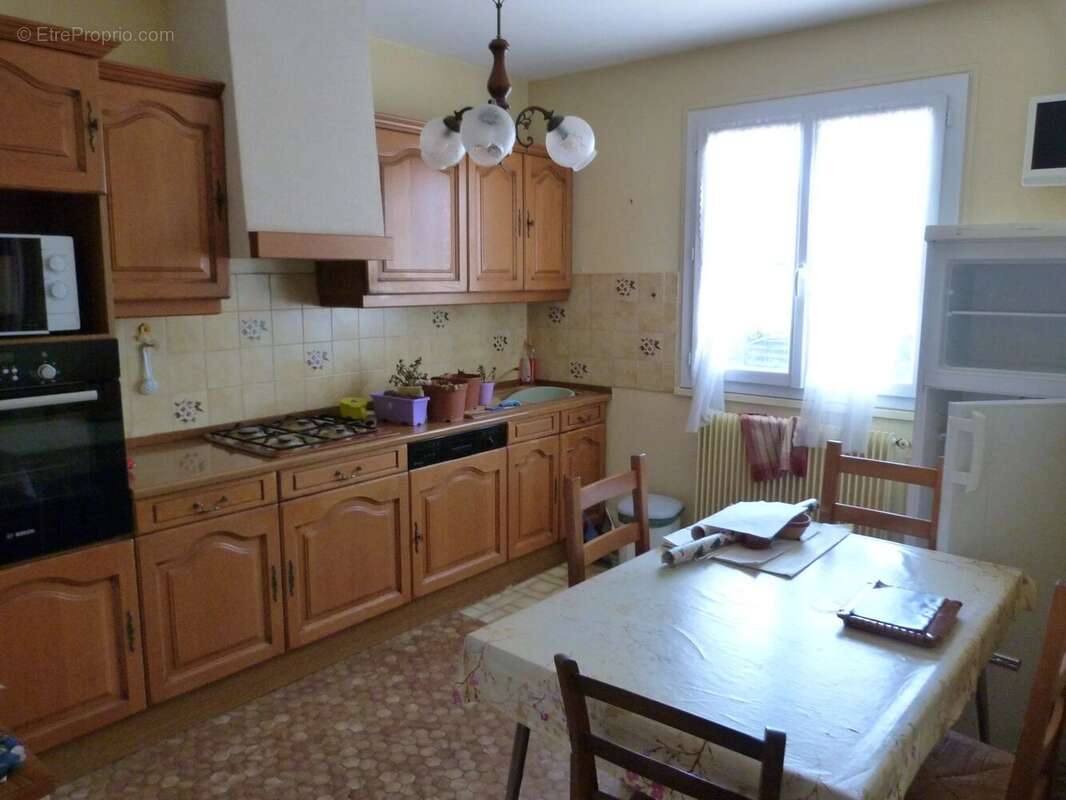 Maison à MEHUN-SUR-YEVRE