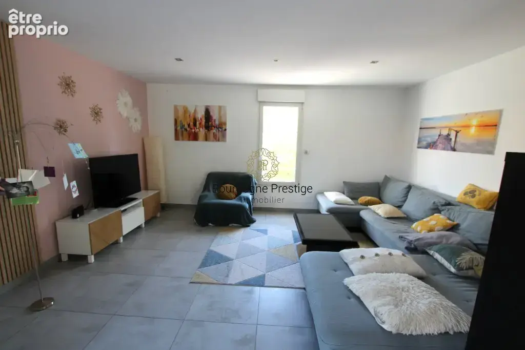 Maison individuelle et familiale a ossature bois de 223 m² -  centre ville macon- cinq chambres - piscine - terrasse - garage - photo 9
