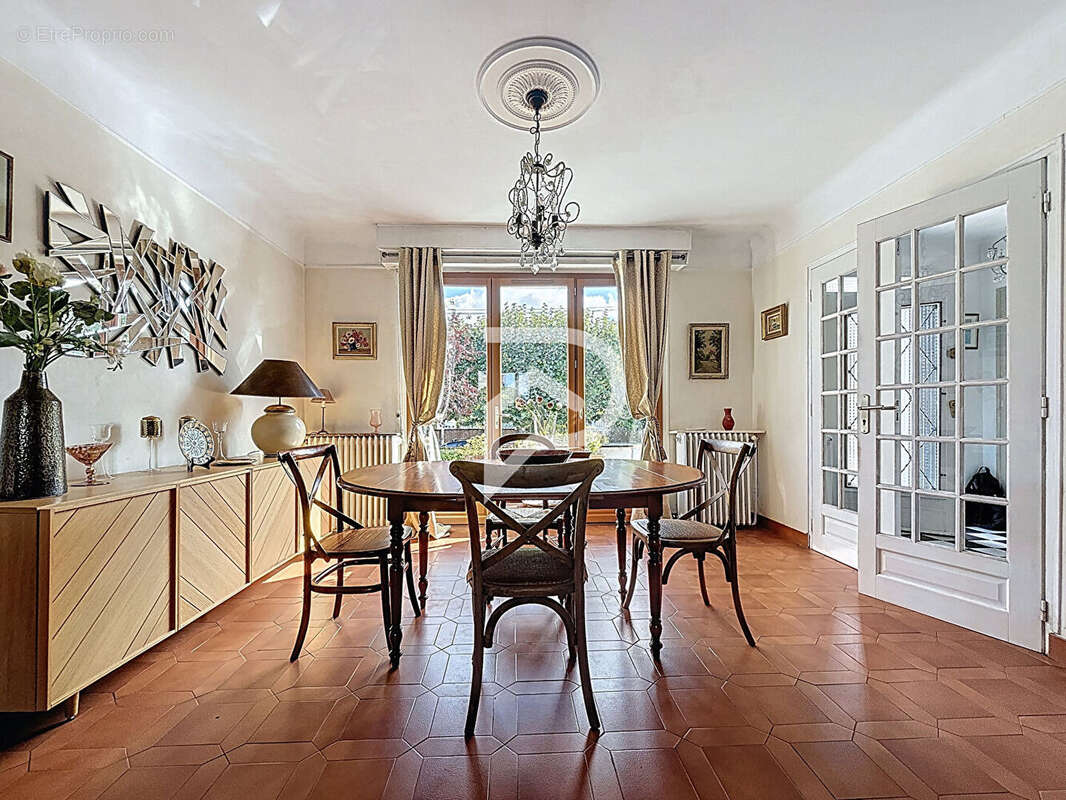 Maison à CHAMPS-SUR-MARNE