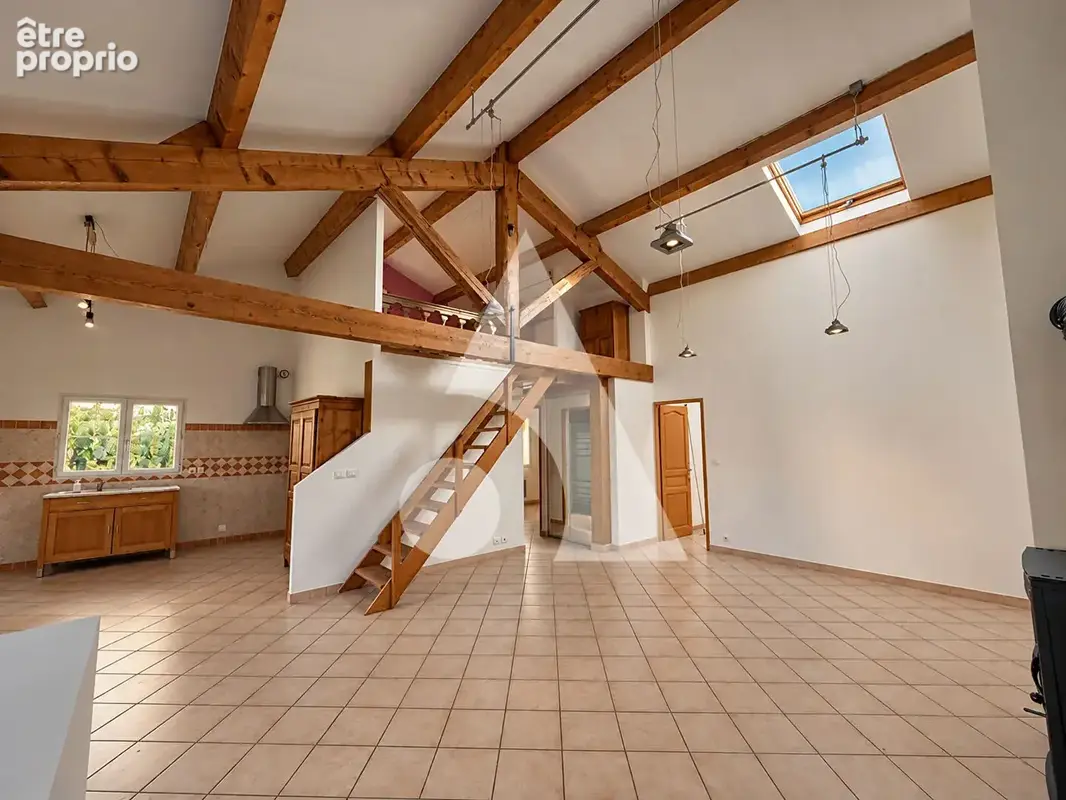 PERTUIS Maison d'env. 95m² hab avec 90m² de sous sol et 100m² de cour privative. - photo 2