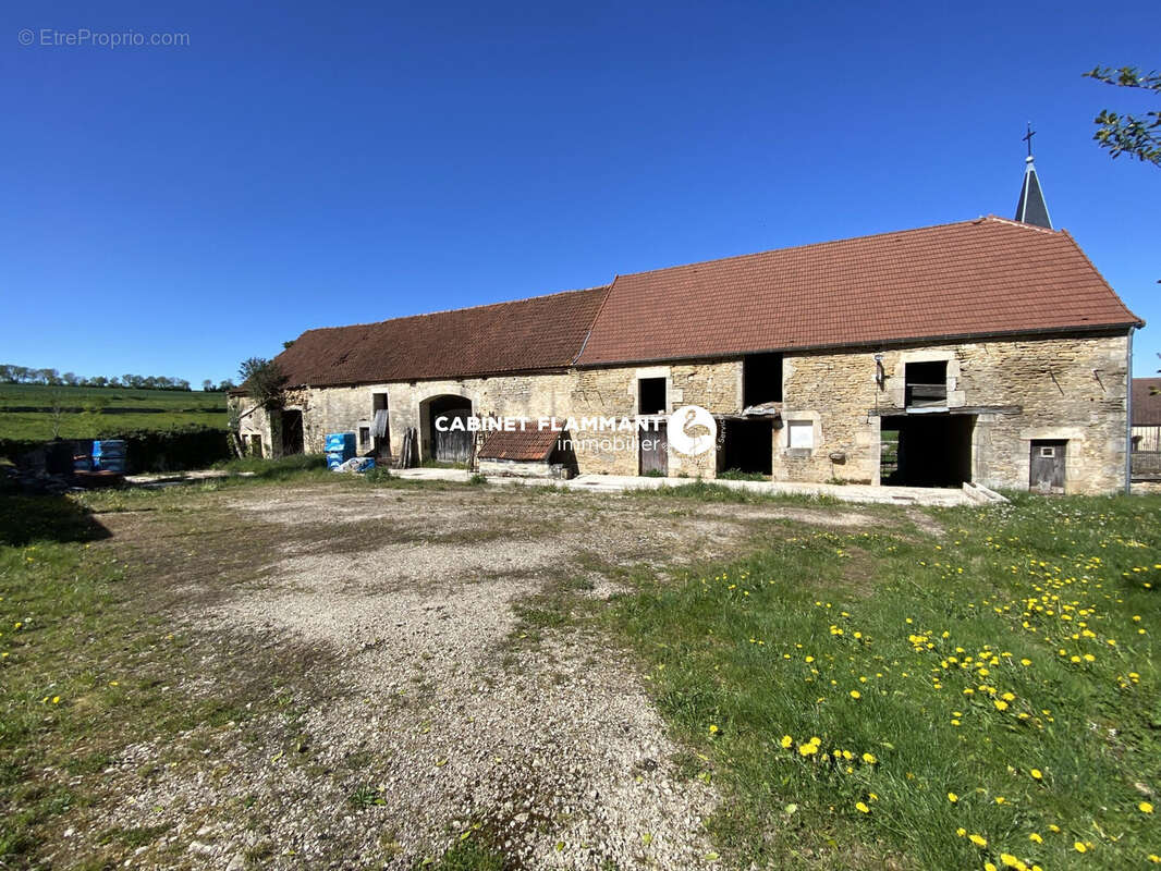 Maison à ETORMAY