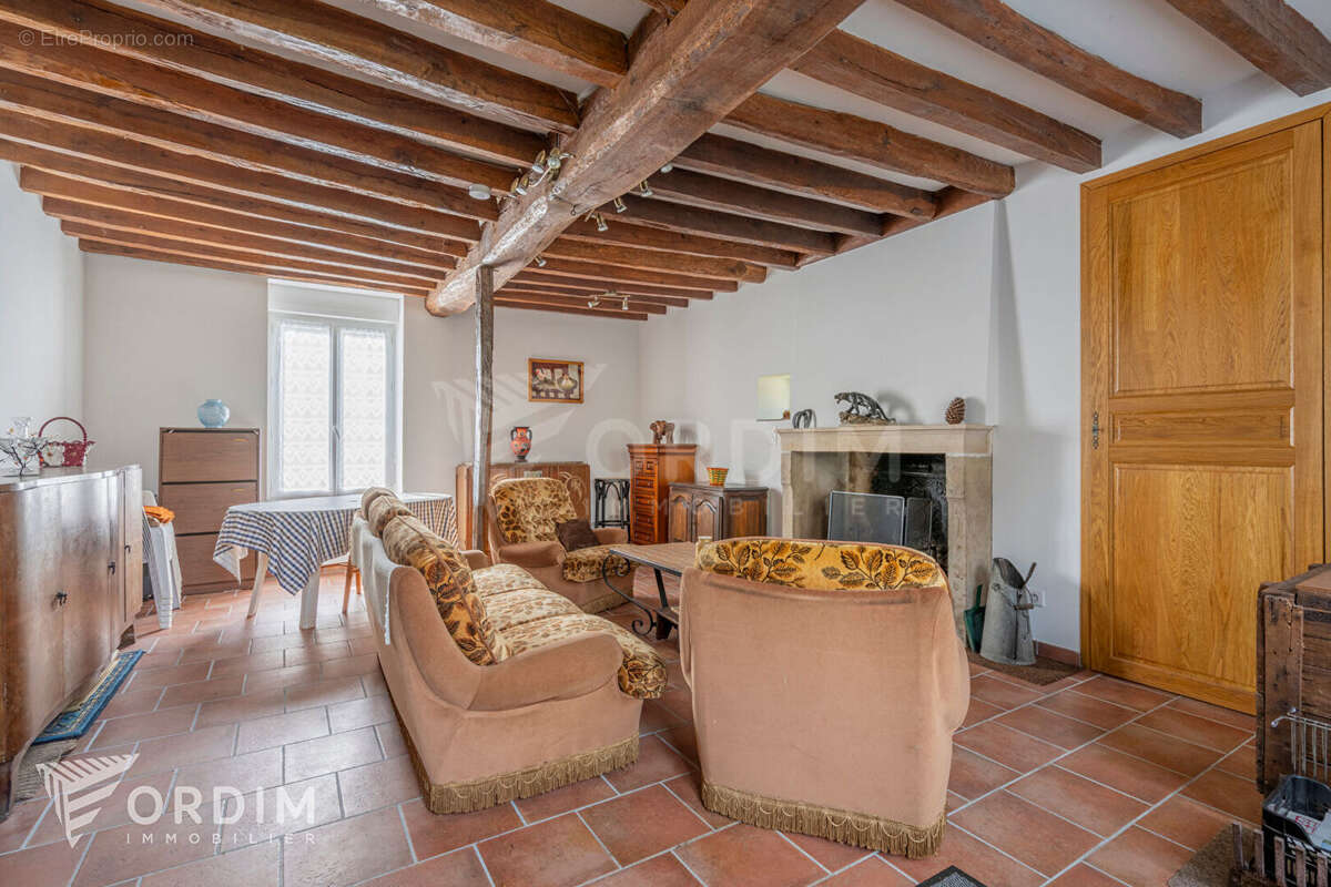 Maison au calme avec terrain agréable, en excellent état - photo 3