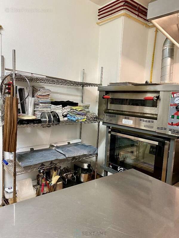 Commerce à LA ROCHE-BLANCHE