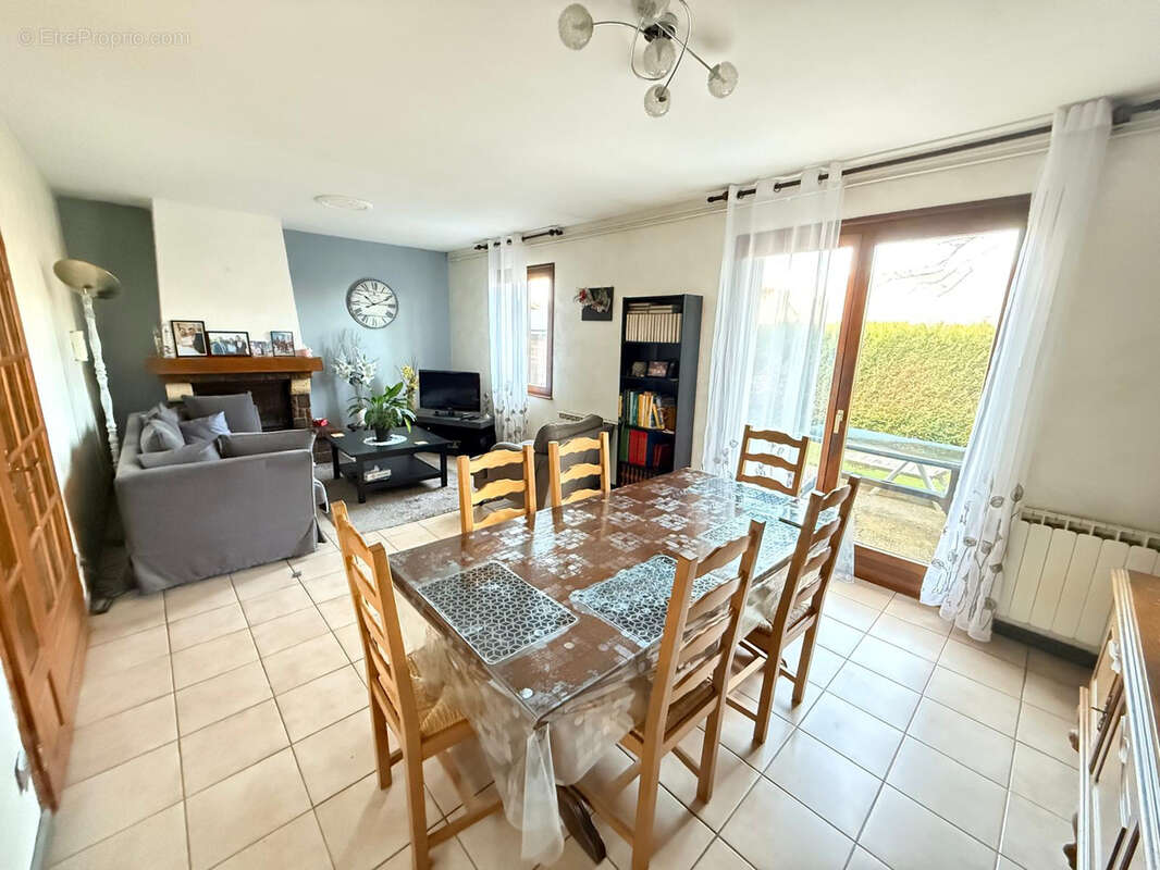 Maison à SAINTE-MARIE-AUX-CHENES