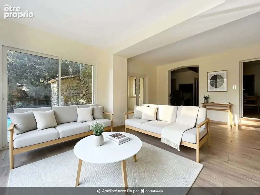 NIMES- Maison 171 m², 5 chambres, piscine et dépendances - photo 2