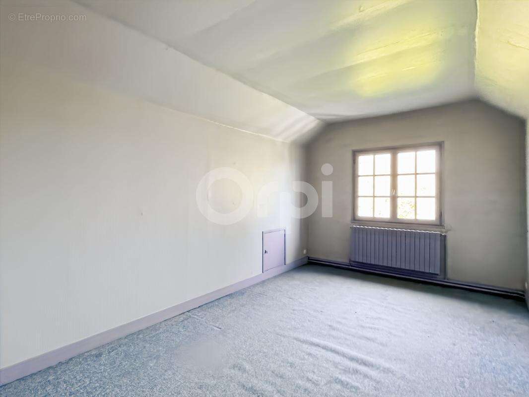 Maison à LA CROISILLE