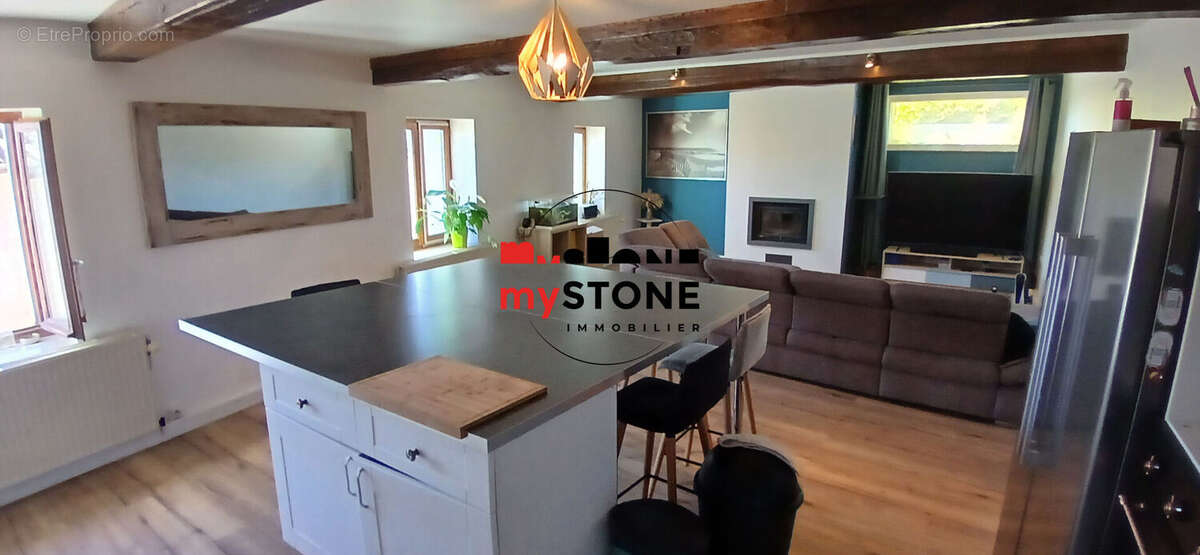 Maison à LAPEYROUSE