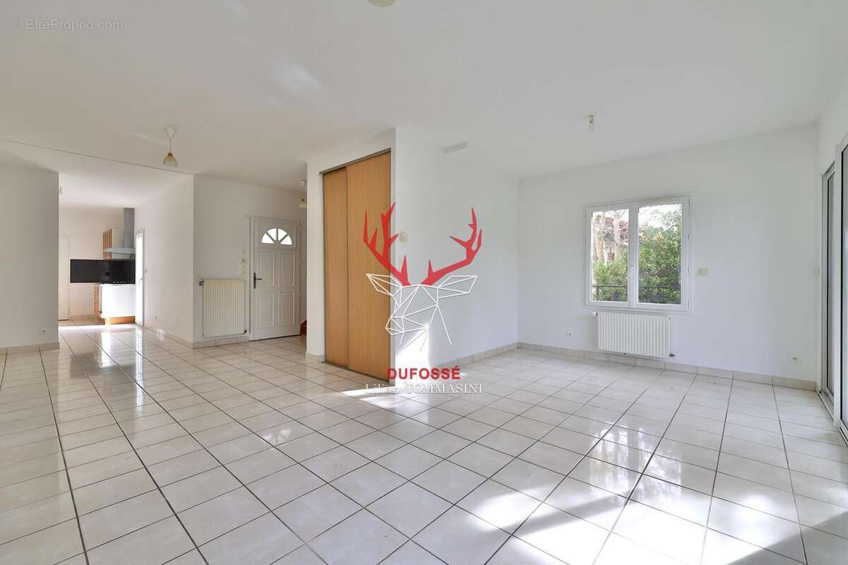 Photo 9 - Maison à LA TOUR-DE-SALVAGNY