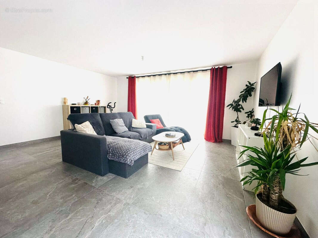 Maison 144 m² à La Meziere  - photo 6