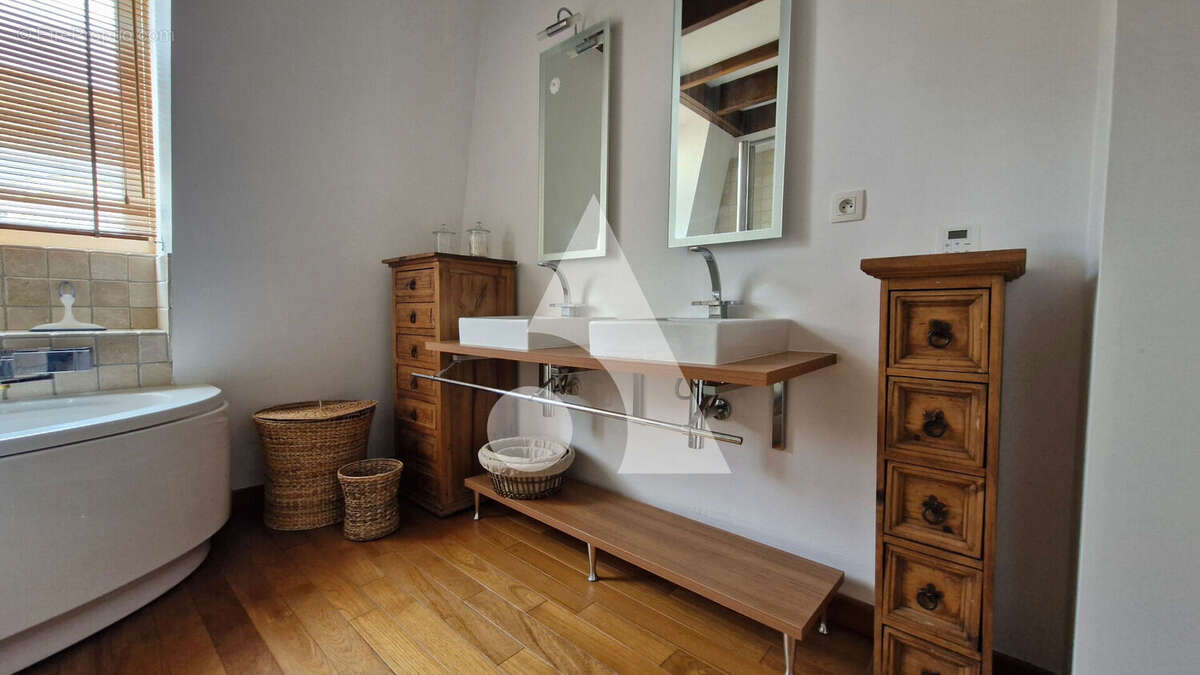 Appartement à L'ISLE-ADAM