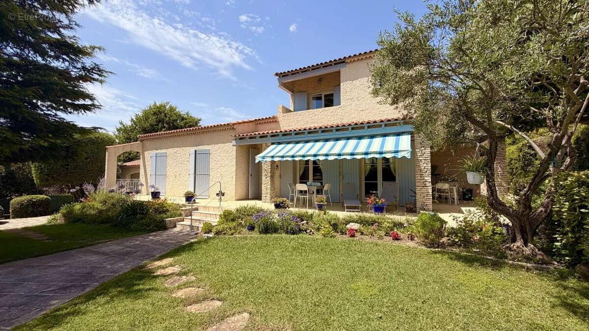 Maison 172 m² à Vitrolles  - photo 2