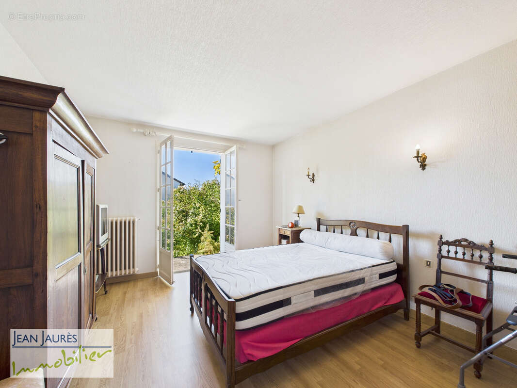 Maison à LA CHAPELLE-SAINT-LUC