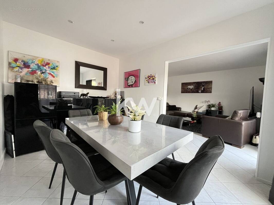 Appartement à SAINT-FARGEAU-PONTHIERRY