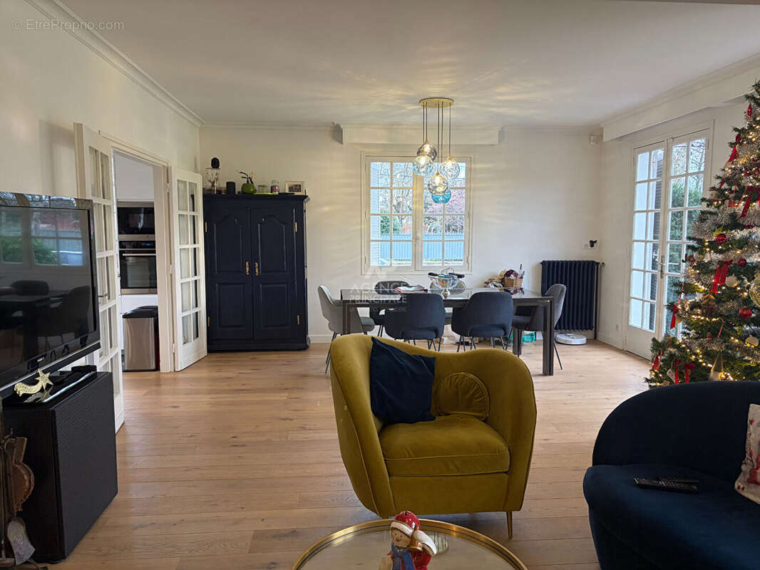 Maison à MAISONS-LAFFITTE