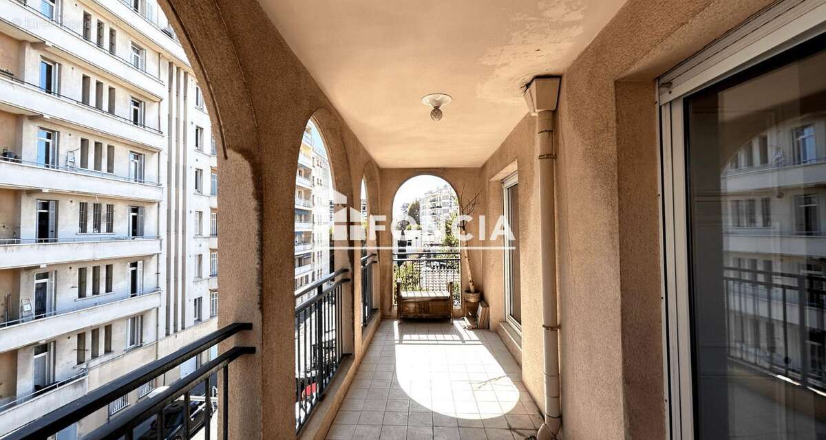 Appartement à MARSEILLE-8E
