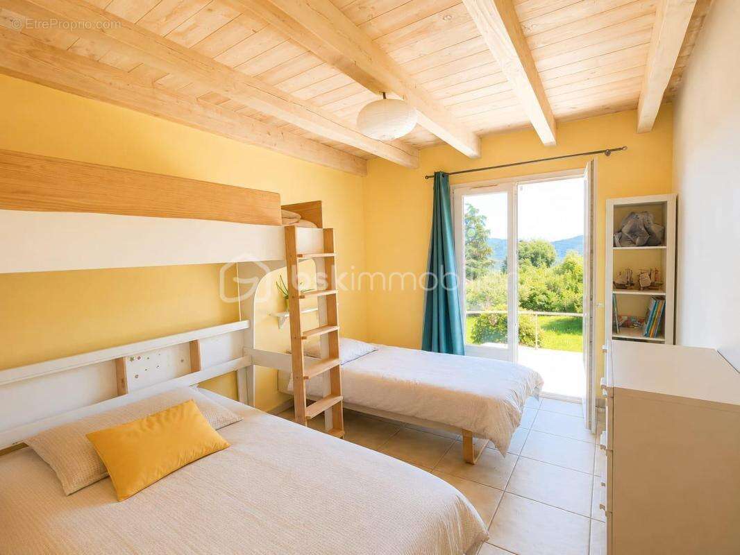 Villa d’architecte au cœur de la nature avec vue sur les montagnes - photo 15