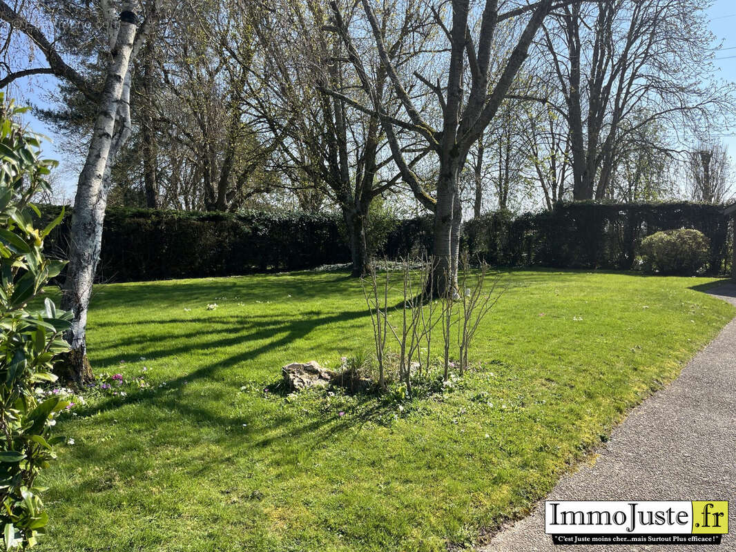 Maison à LE PERRAY-EN-YVELINES
