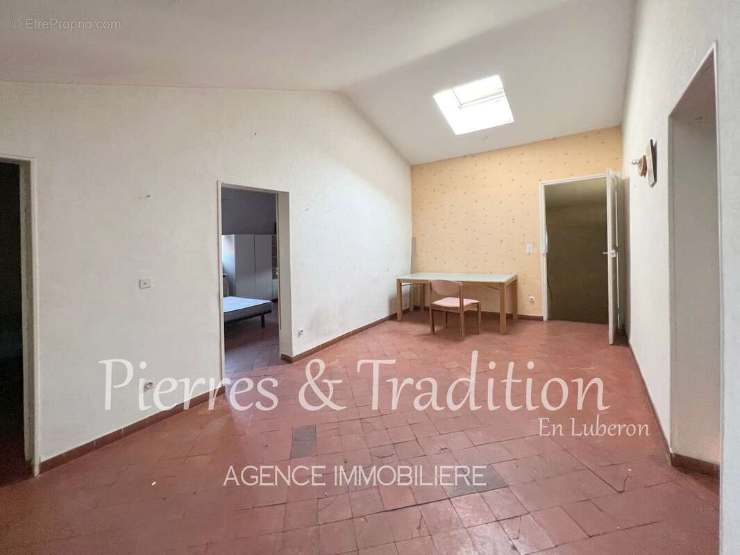 Ensemble de deux habitations avec jardin à proximité immédiate du centre ville d'Apt - photo 11