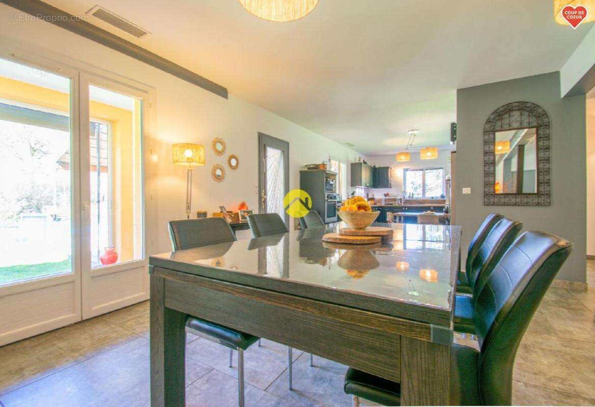 Maison à LE BUISSON-DE-CADOUIN