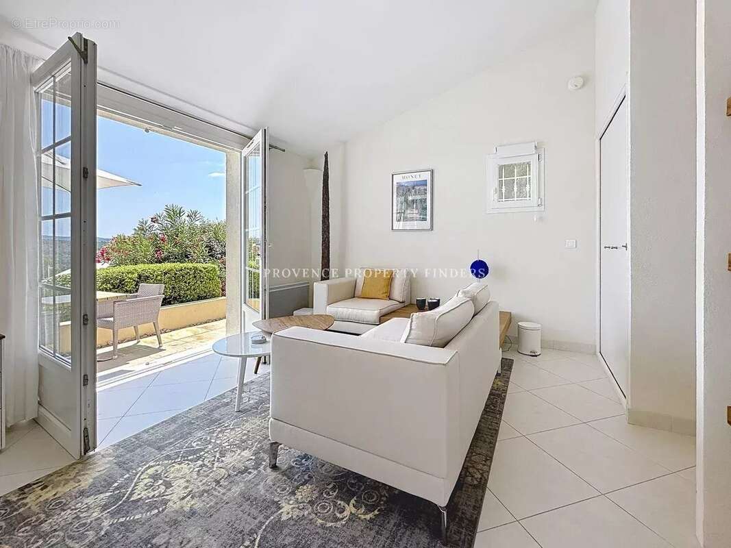 Maison à ENTRECASTEAUX