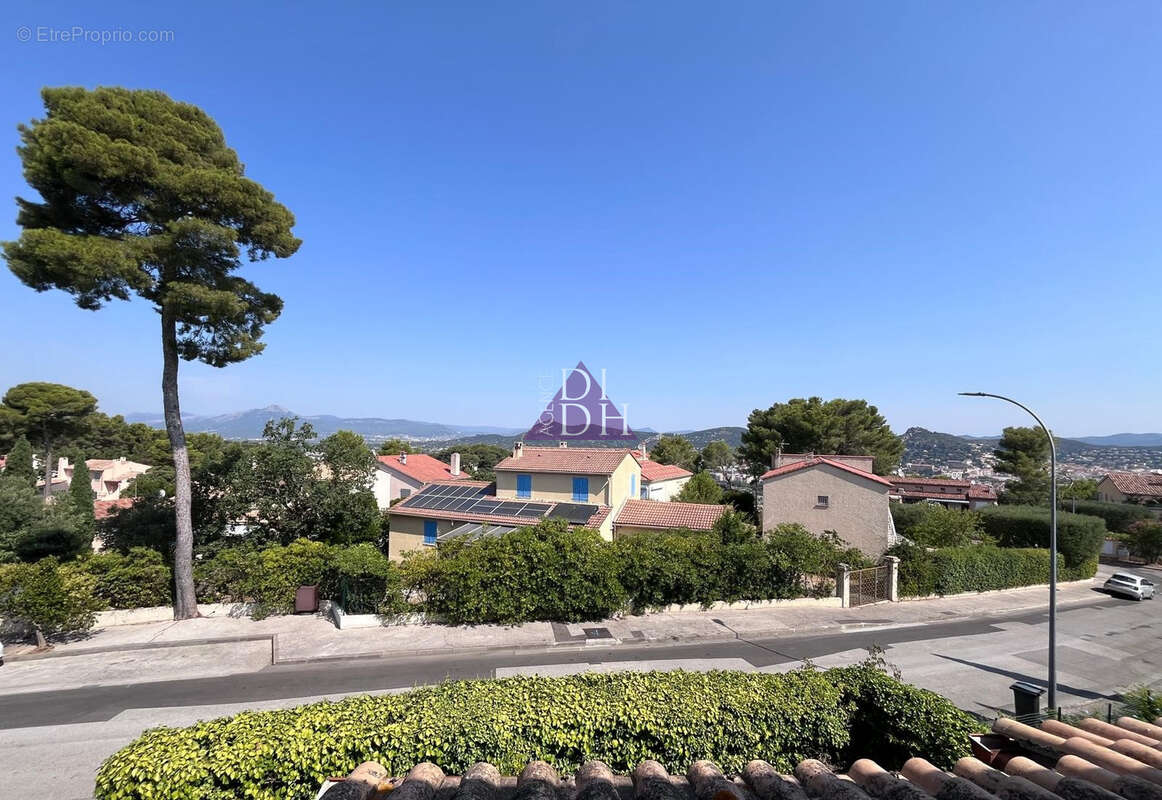 Maison familiale avec  vue mer de l'étage et à 7 minutes de la plage de l'Almanarre et de la gare - photo 3