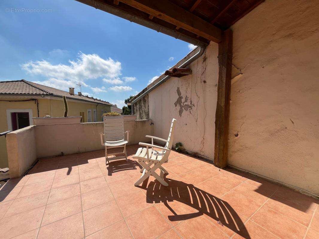 Meze, Appartement avec exceptionnel et rarissime emplacement sur le port - photo 7