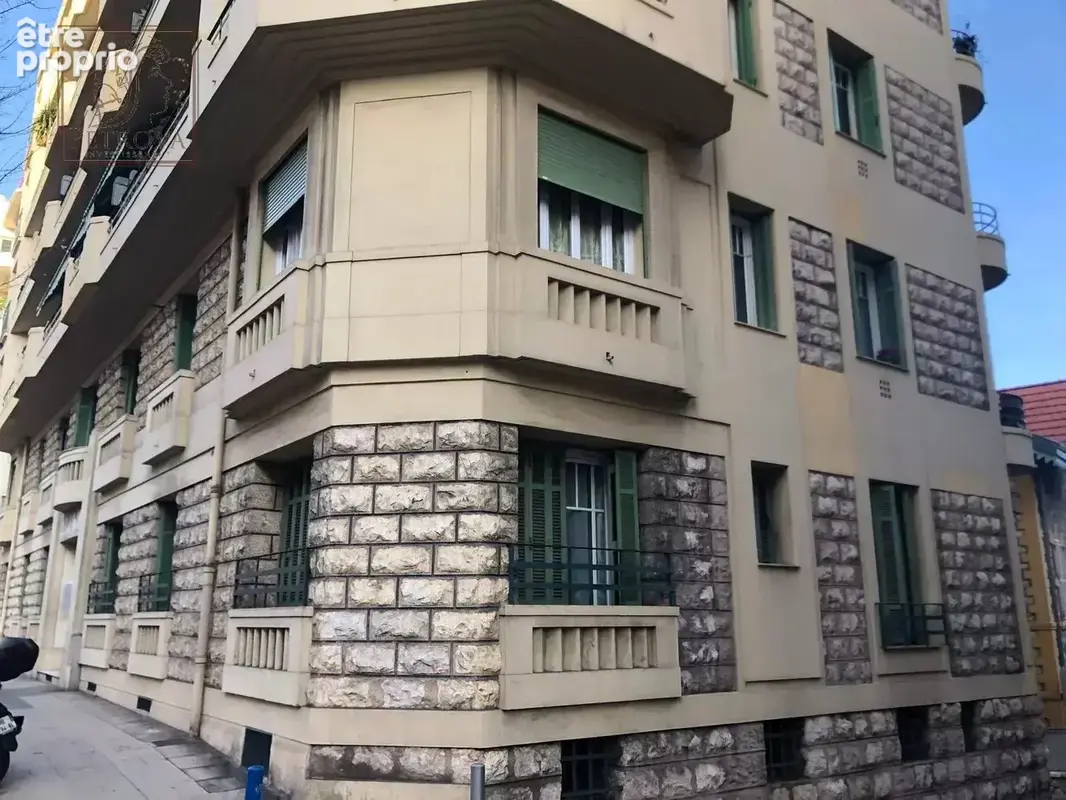 À vendre – 2 pièces 50 m² – nice centre- étage élevé – bd grosso - photo 2