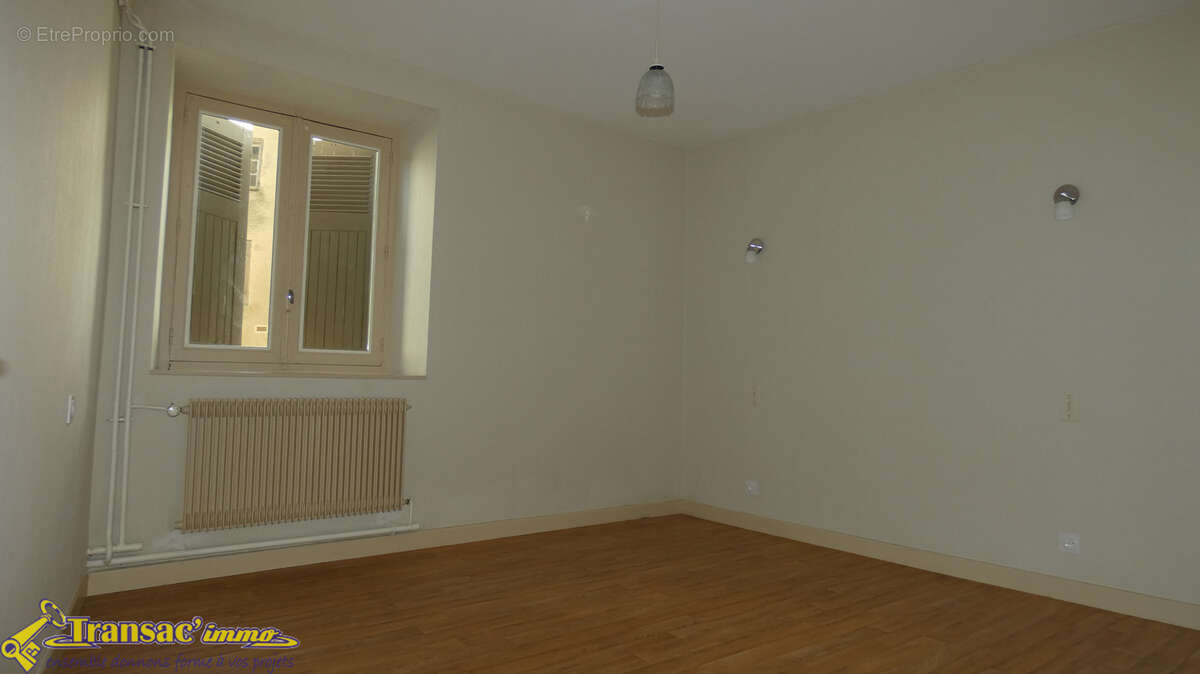 Appartement à COURPIERE