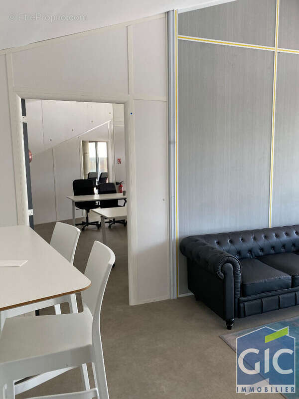 Commerce à HEROUVILLE-SAINT-CLAIR