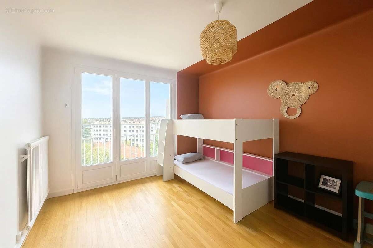 Appartement à SAINT-MAUR-DES-FOSSES