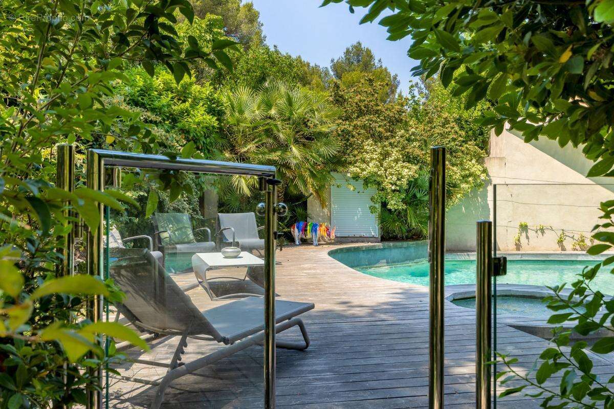 Maison à ROQUEFORT-LA-BEDOULE