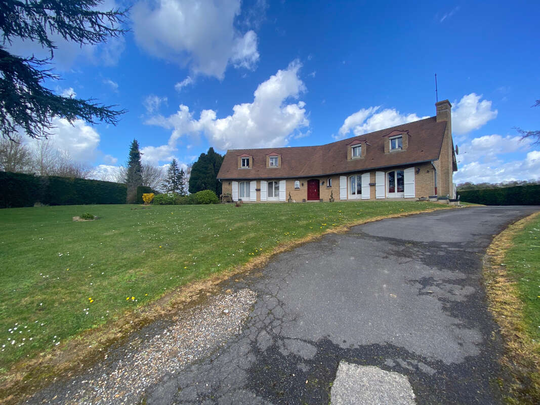 Maison à DOURIEZ