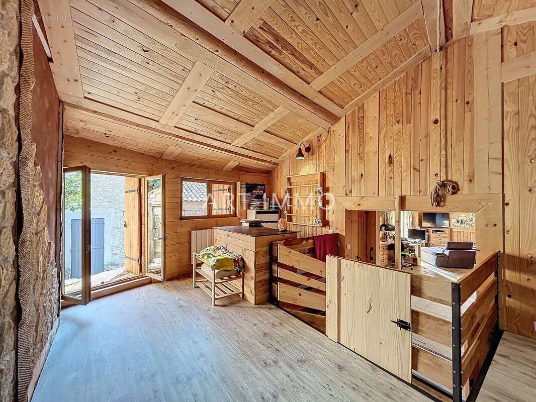 A vendre bergerie entierement renovee avec vue degagee a murs - photo 11