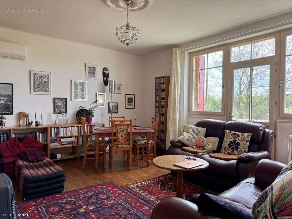 Maison à CHAMPAGNE-MOUTON