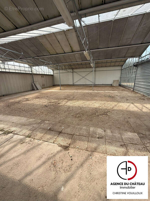 Commerce 825 m² à Sully-Sur-Loire  - photo 8