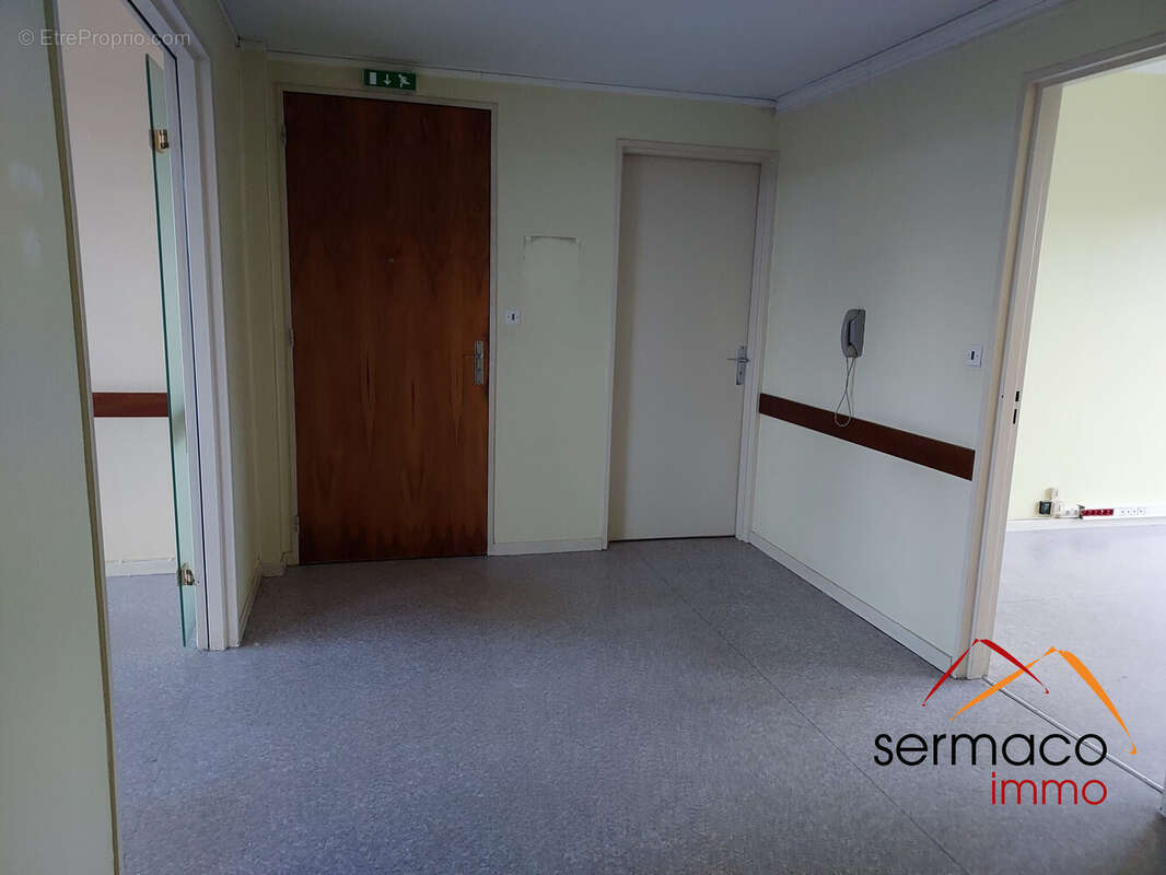 hall entrée appartement - Appartement à SARREGUEMINES