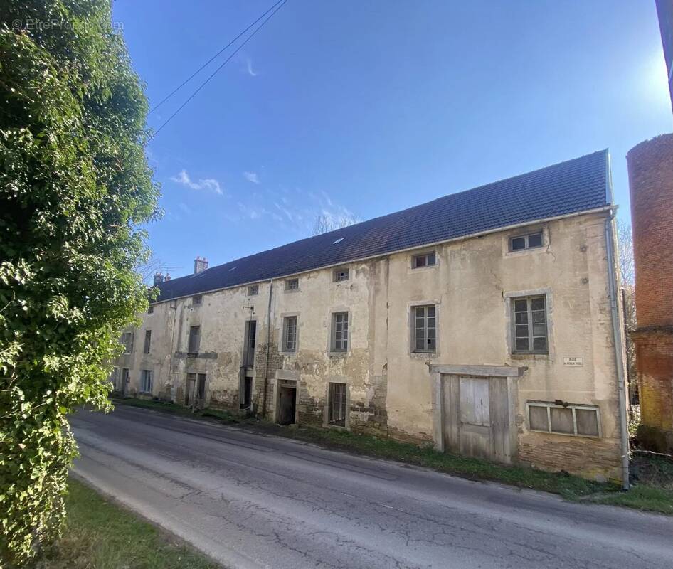 Maison à GISSEY-SUR-OUCHE