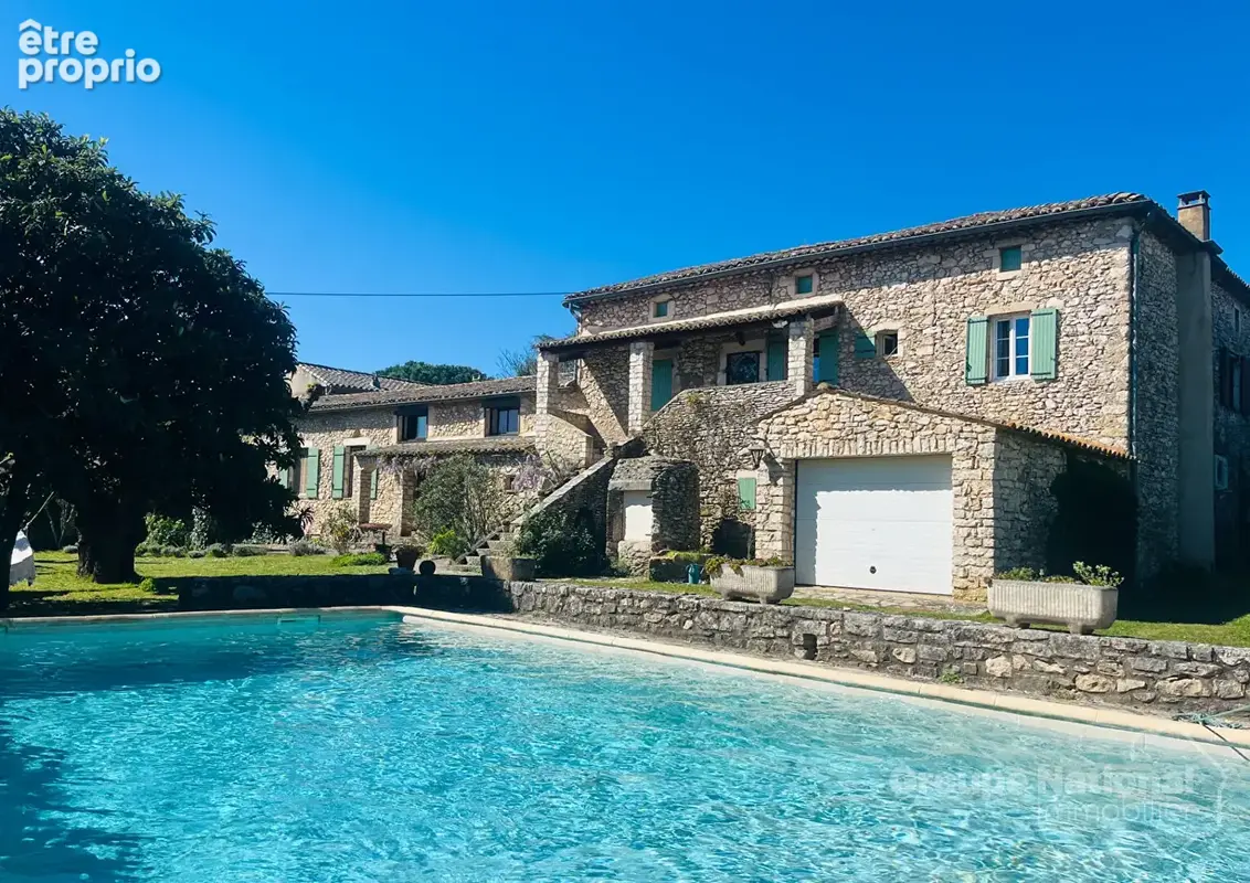 Mas de 178m2 sur 1790m2 de terrain avec piscine à Goudargues - photo 2