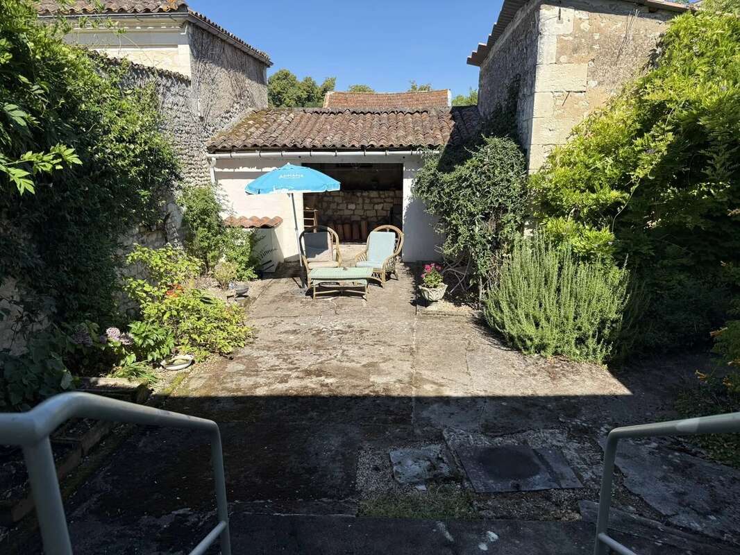Maison de village avec 3 chambres - photo 2