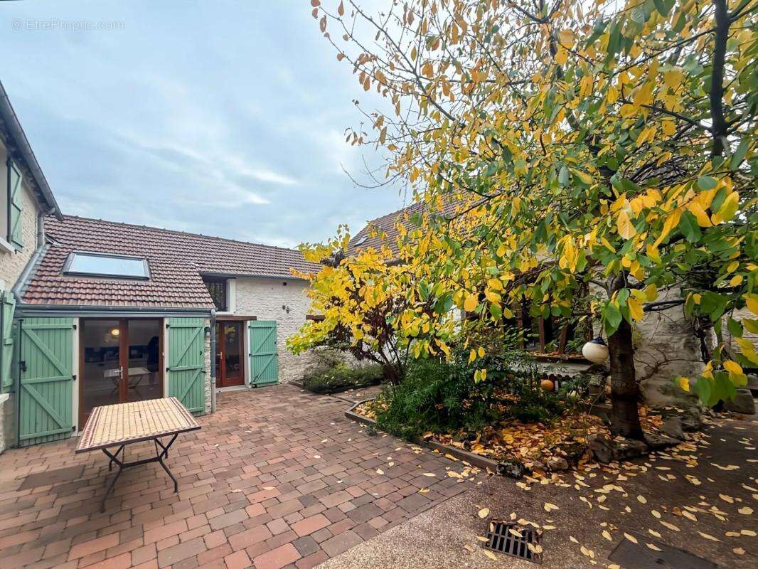 Maison à LIMETZ-VILLEZ